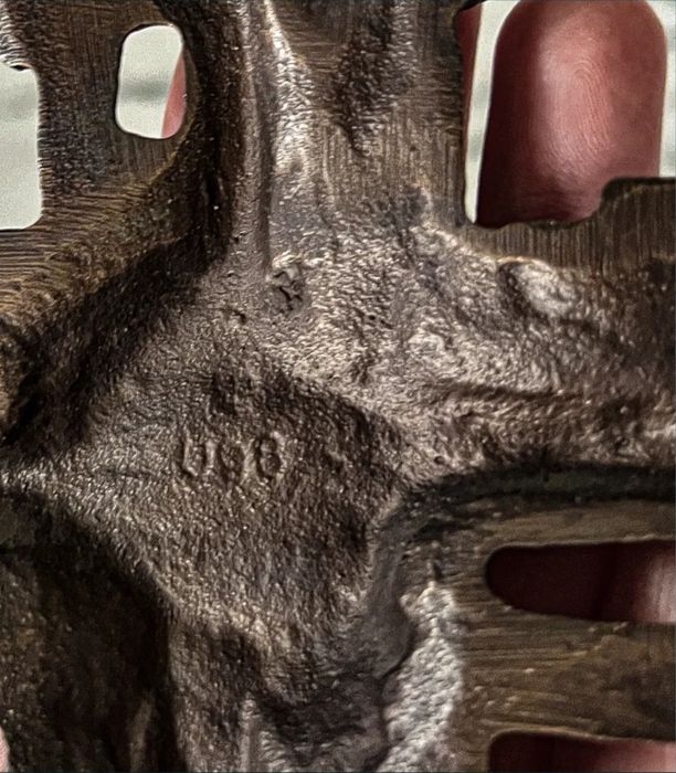 Cruce vintage din bronz