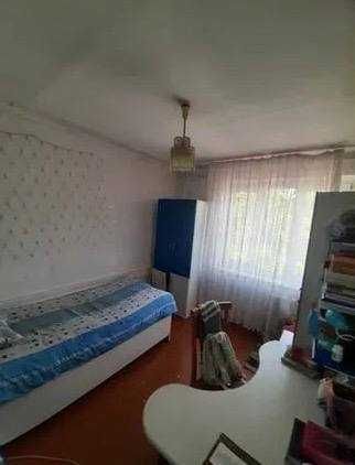 Продаётся 4х комнатная квартира В центре Ц-5