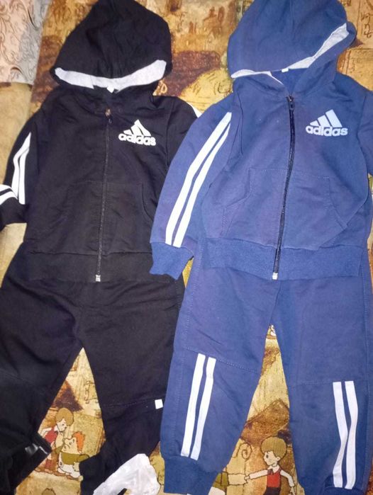 Костюмы детские 2 шт