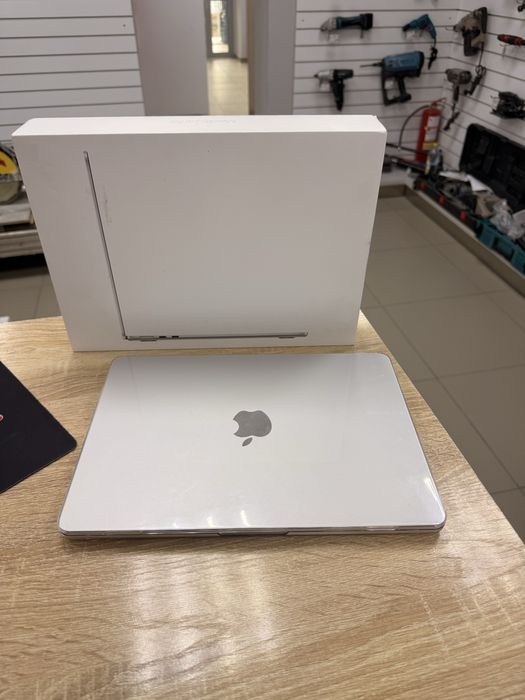 MacBook Air 2022 M2 8/256 TM79
