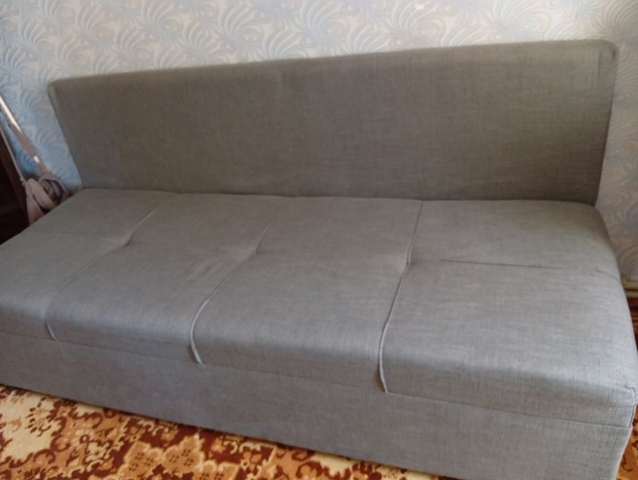 Продам диван почти новый