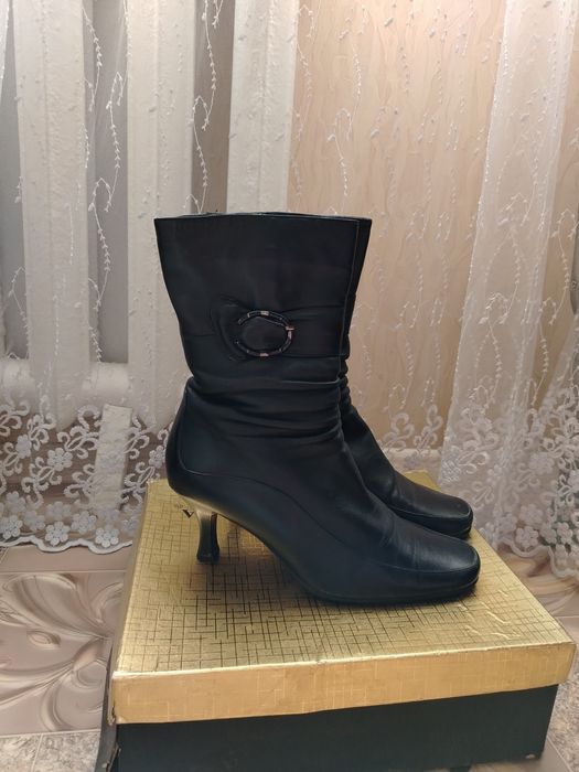 Продам женскую обувь