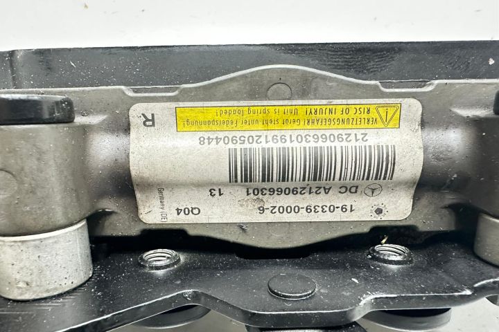 Balama capota motor dreapta A2129066301 Mercedes-Benz E-Class W212