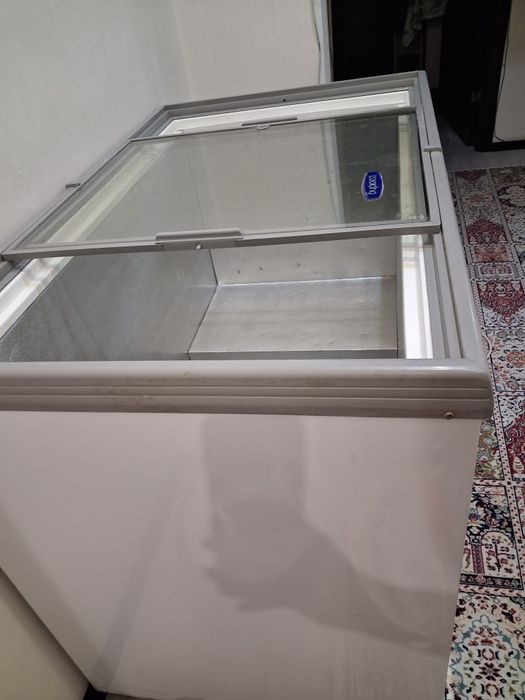 Морозильник 220л