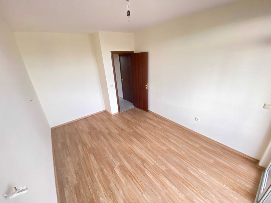 Продава се Тристаен апартамент в Поморие - 80 кв.м за 950 €/кв.м - Снимка #2