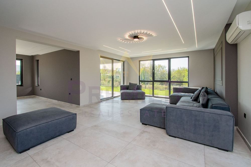 Продава се Къща в с. Осоица, Област София-област - 360 кв.м за 2084 €/кв.м - Снимка #4