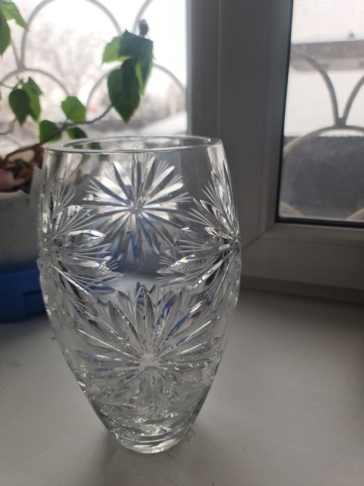 Хрустальные вазы  б/у не дорого