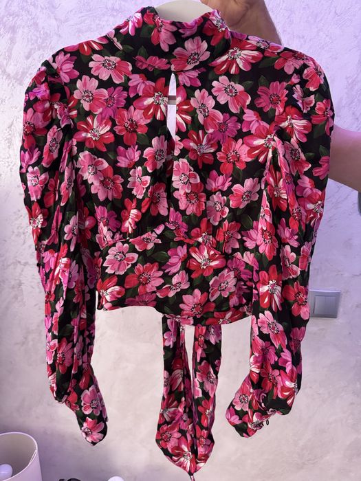 Camasi zara , bershka