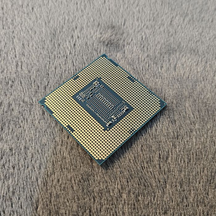 Vand procesor i7-8086k funcional