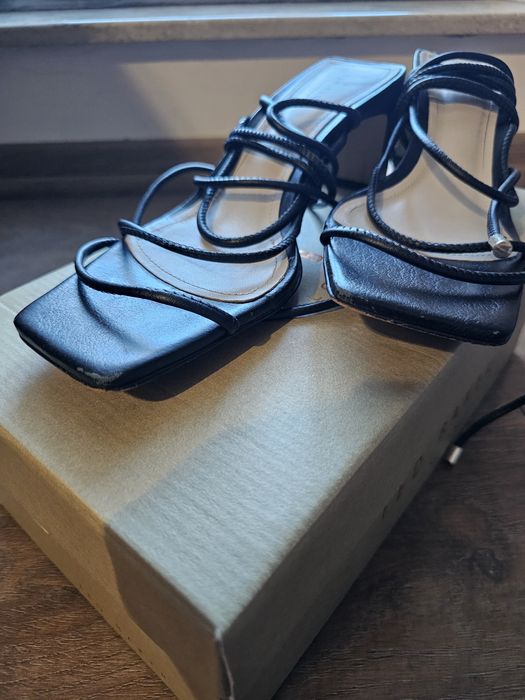 Сандали Ted Baker с високи връзки