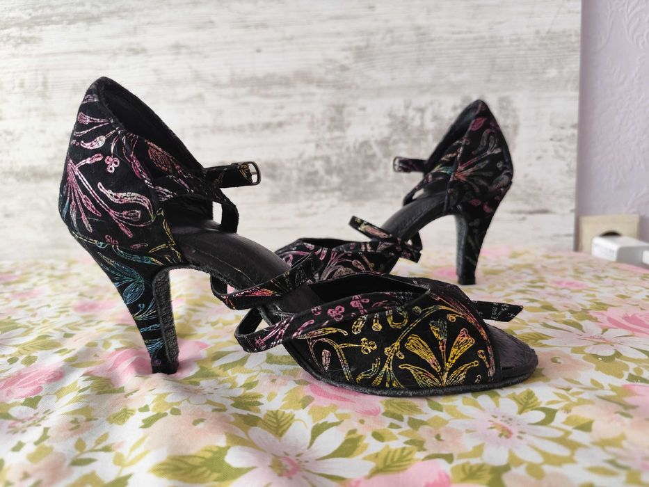 Обувки за салса и бачата