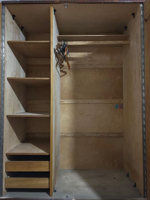 Продам шифоньер в хорошем состоянии.