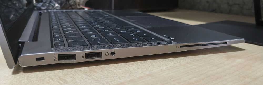 HP ZBook 14 G8 14" IPS FHD / RYZEN 3 PRO 4450U / 8GB DDR4 / 256GB NVMe