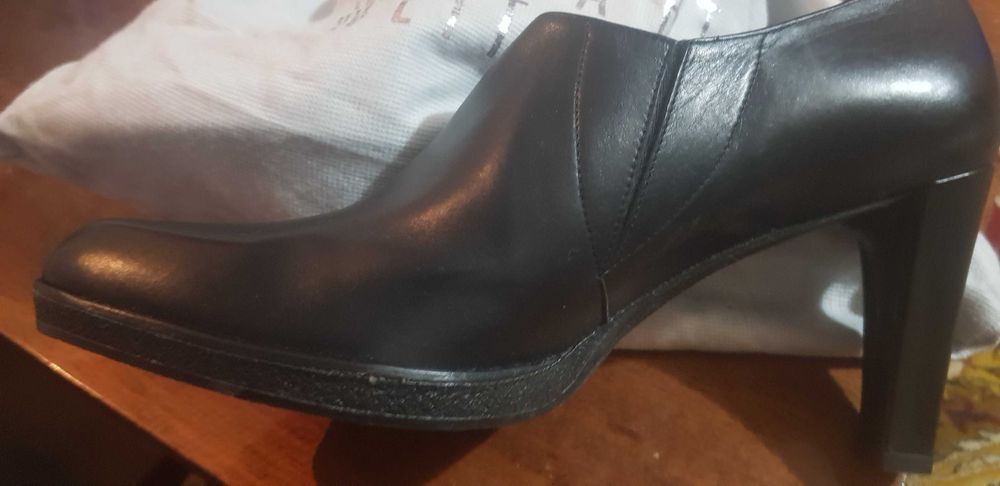 Продам полуботинки