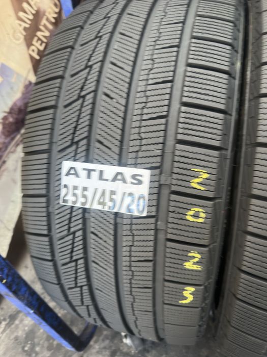 255/45/20 atlas mixte