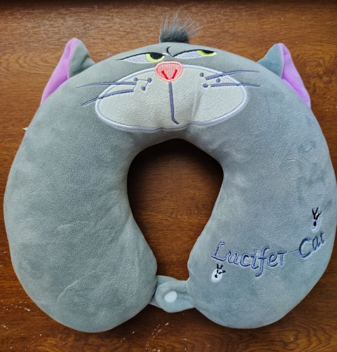 Детская подушка для путешествий