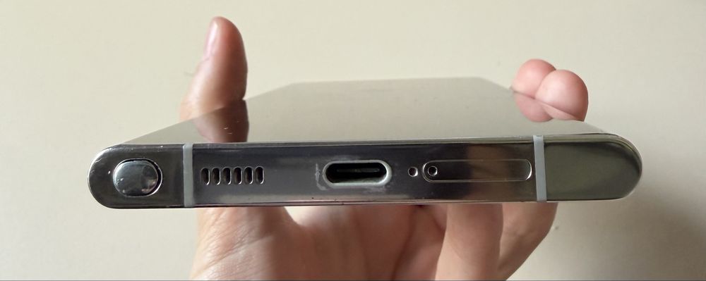 Samsung Galaxy S22 Ultra 512GB Stare foarte bună, utilizat