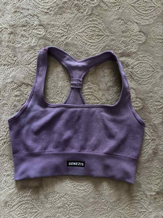 Genezis спортни дрехи