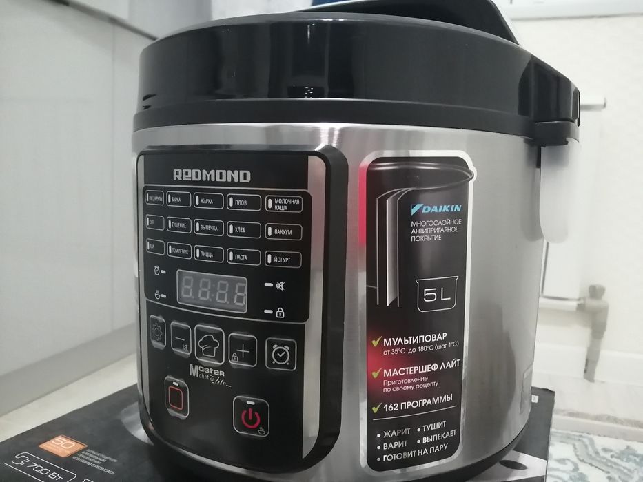 Продается Мультиварка новый в упаковке за 28000