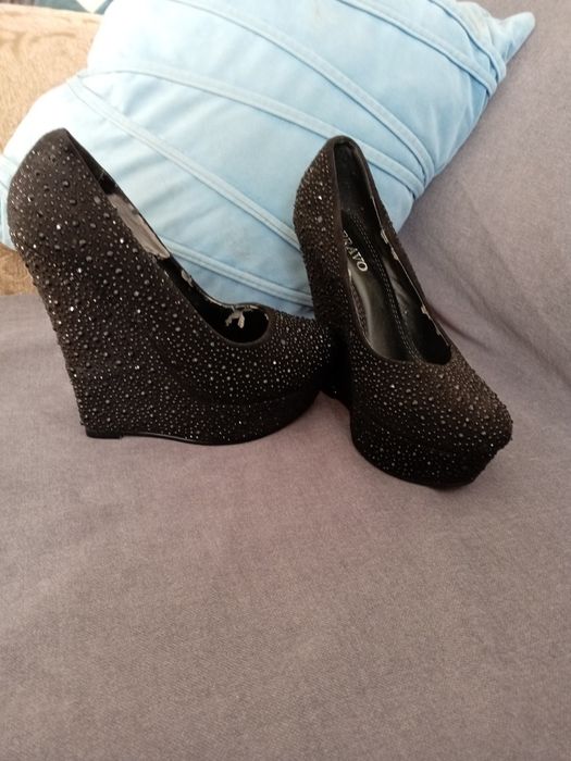 Продам туфли на платформе