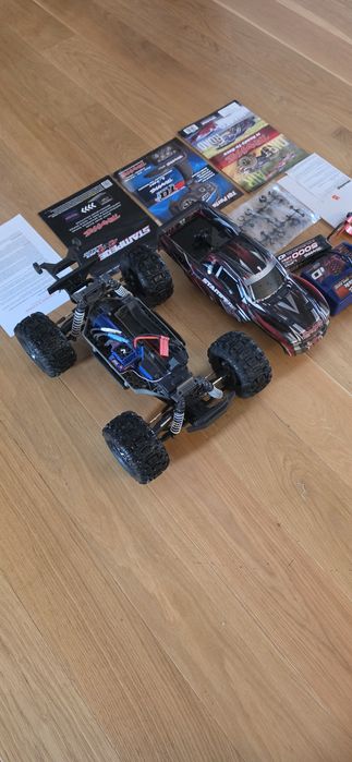 Mașinuță de jucărie Stampede 4x4 VXL Brushless+ telecomanda si Toate piesele originale

Stare foarte bună.

Cumpărată acum două luni.