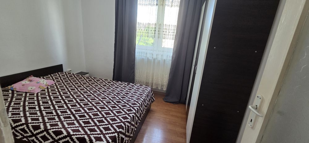 Inchiriez apartment cu 2 camere zona Eminescu