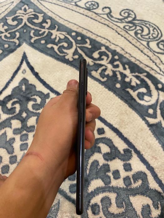 Самсунг А71………….