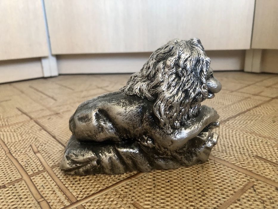 Статуэтка Лев