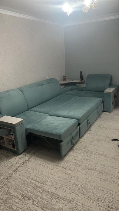 Продам угловой диван 4метра
