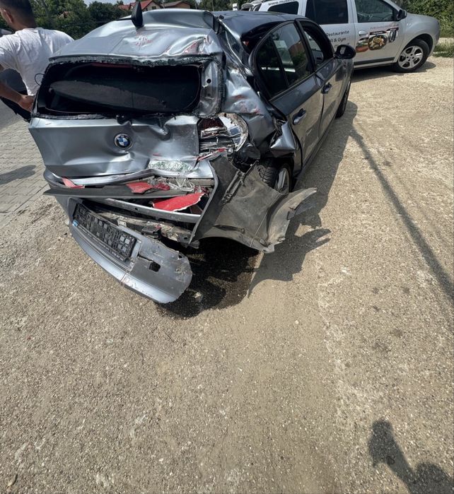 BMW Seria 1 avariata
