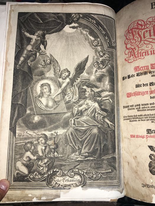 Vand carte foarte veche Biblia .