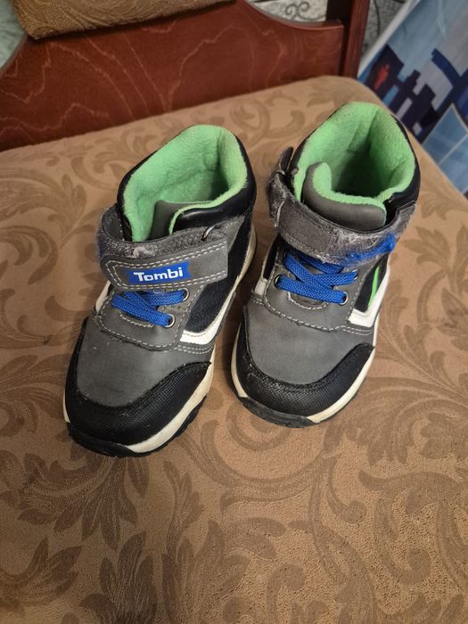 Обувь деткая. Продам.