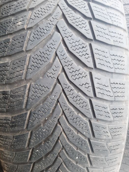 Продам шины 235/60/18 нексен