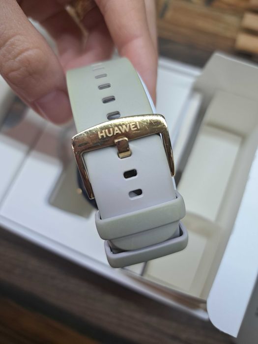 Смарт часовник Huawei GT2 42mm