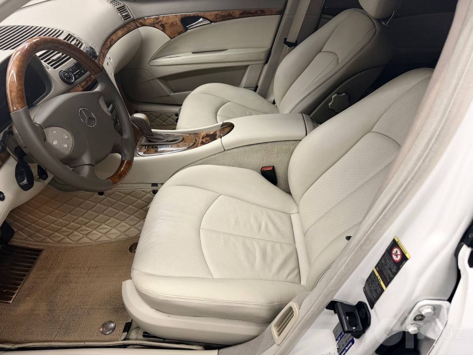 Mercedes-Benz E240