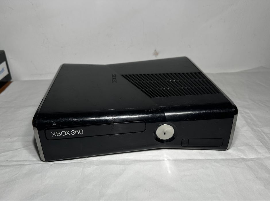 Consola xbox 360 + 15 jocuri