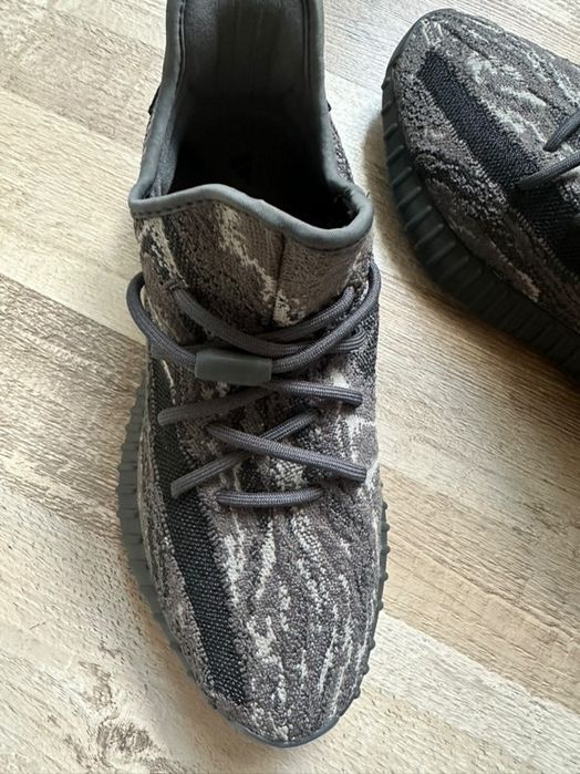 Adidas yeezy обувки