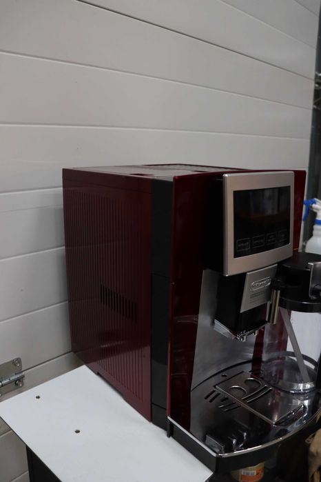 DeLonghi ESAM5708 автоматична машина за капучино, лате и еспресо