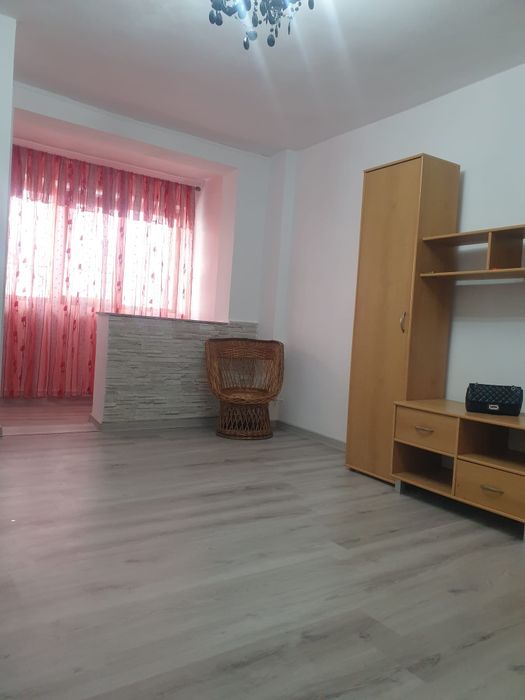 Garsonieră de închiriat