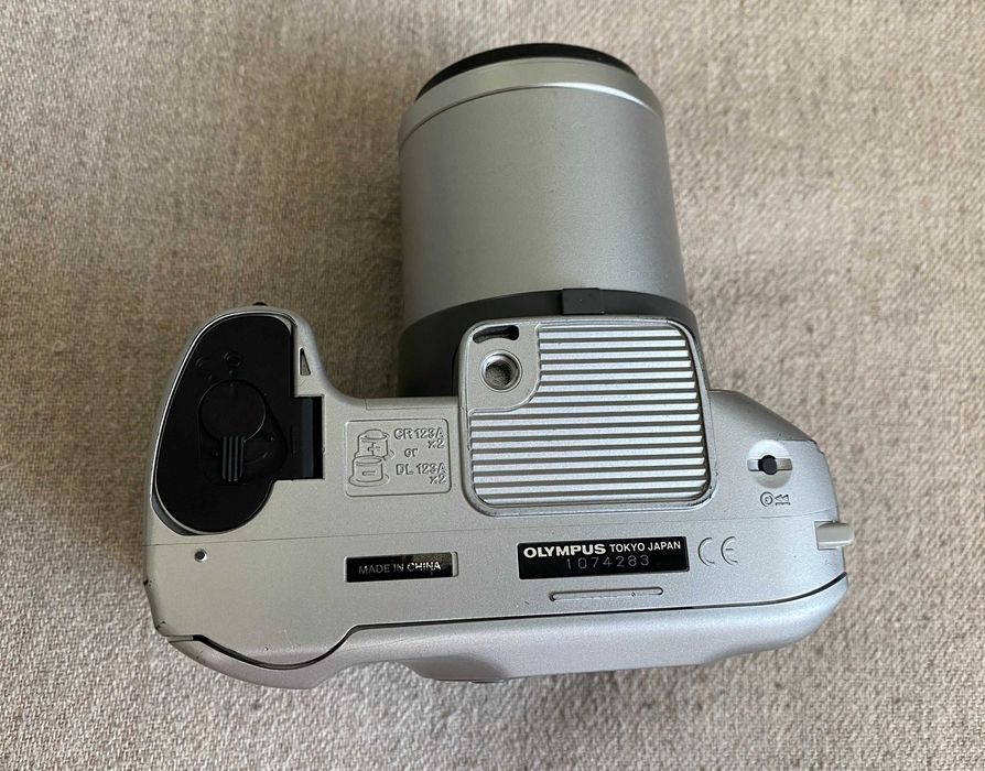 Aparat foto pe film Olympus IS 500 35MM zoom 28-120 MM 4X - colectie