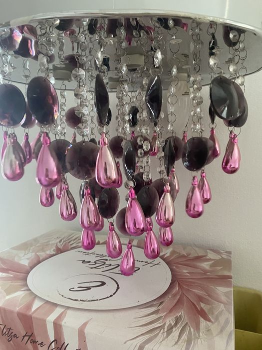 Тез арада арзан бағада екі люстра сатылады