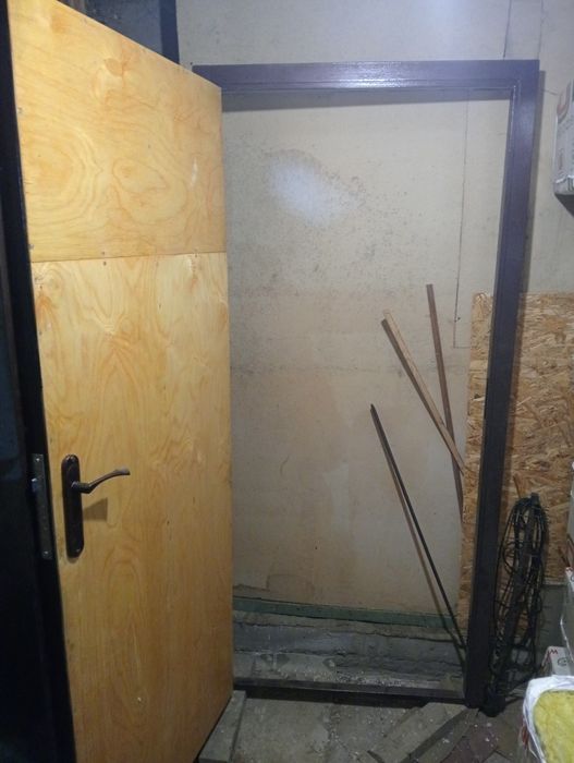 Продам дверь. В хорошем состоянии