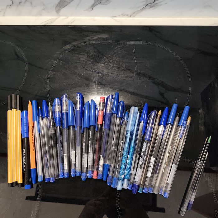 104 химикалки всякакви видове