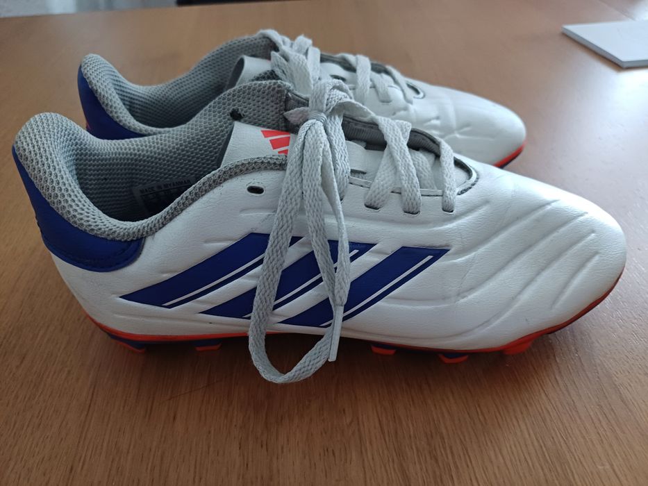 Спортни обувки за футбол Adidas