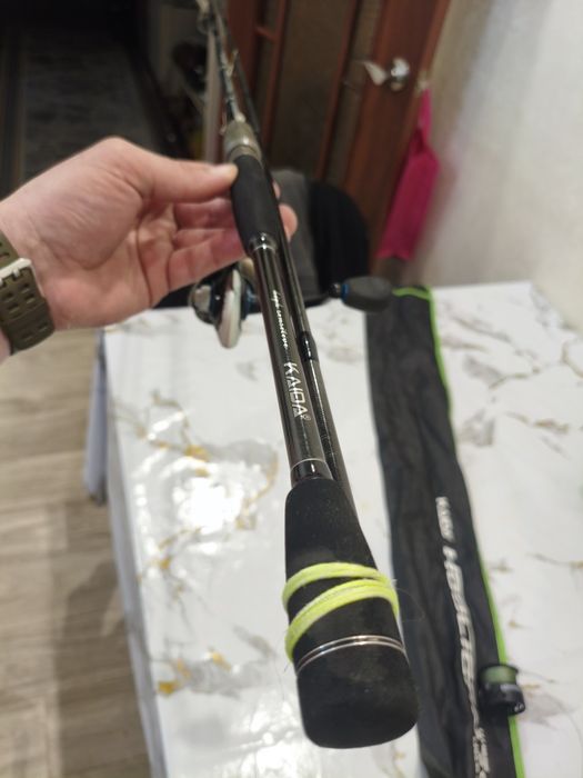 Продам спиннинг с катушкой