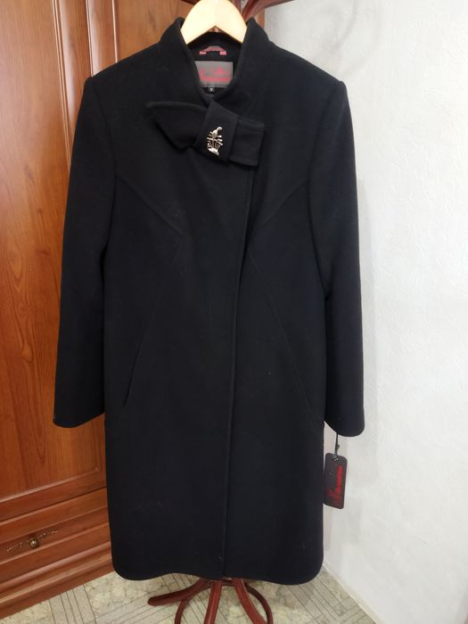Пальто женские новые, фабричные, на подкладе саржа