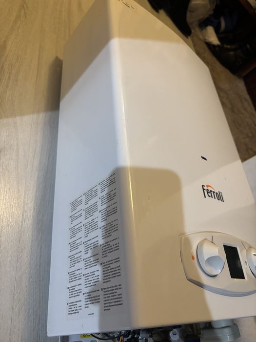 Vand instant pe gaz Ferroli