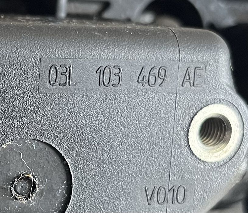 Капак клапани VW 2.0 тди  03L  103  469  AE