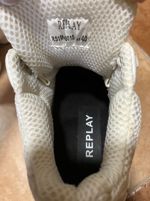 Продавам спортни обувки Puma и Replay