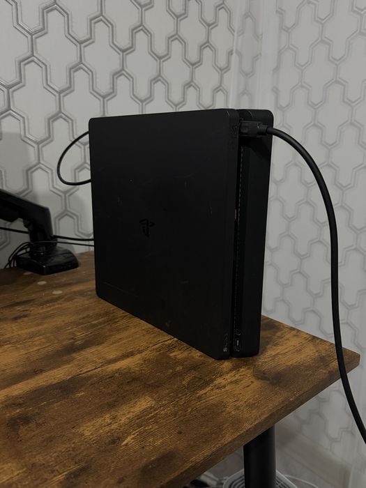 Продам PS4 500gb